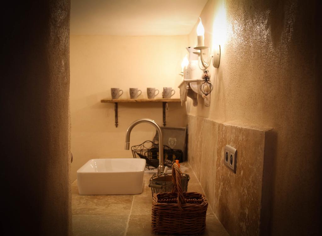 Gite Marceline Saint-Guilhem-le-Desert Room photo